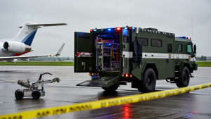 United Flight DIVERTS Passengers STORM Down Emergency Slides