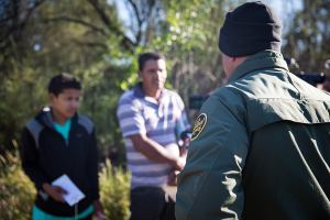 20 ILLEGAL MIGRANTS Found HIDDEN IN SEMI TRUCK Sleeper Compartment