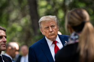 Trump APPEARS Lost During Photo Op