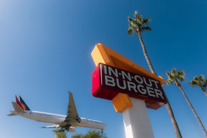 In-N-Out Worker SNAPS — Customers Watch In Shock