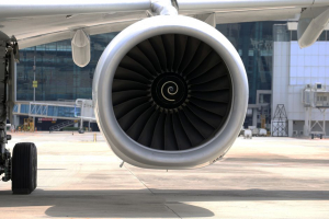 Airlines Engine ERUPTS — Mayday Over Ocean