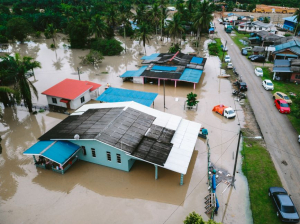 Indiana Floods SWALLOW Homes — Rescues ERUPT
