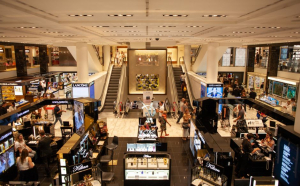 Macy’s CLOSES — Criminal Keeps SHOPPING