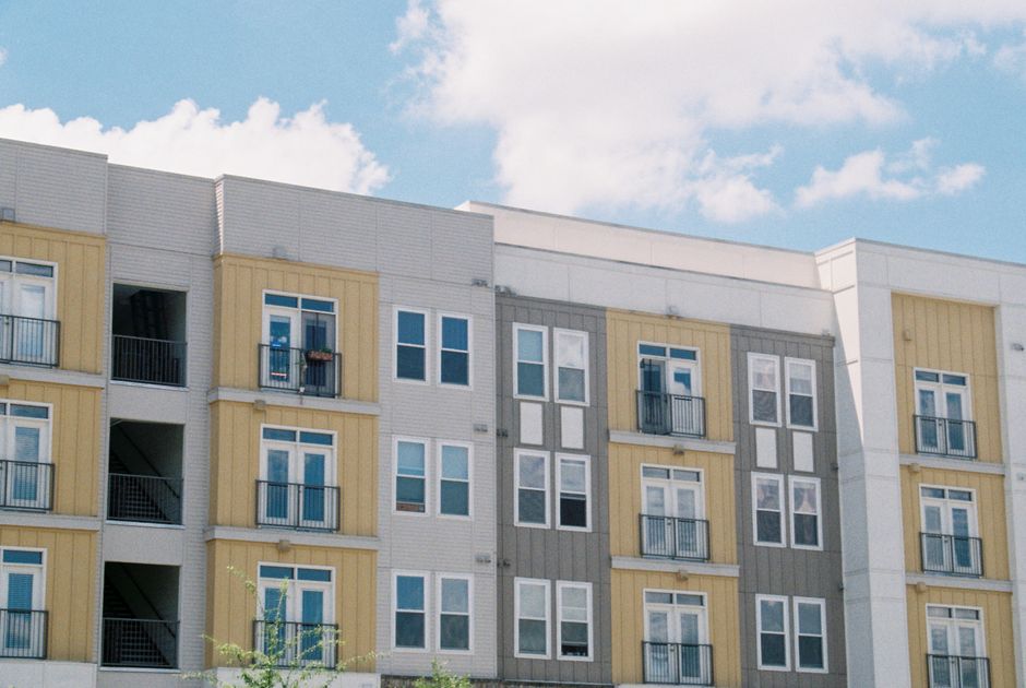 Featured image related to UGA student fell from 8th floor window while dancing