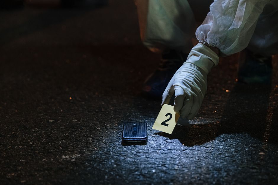 Featured image related to Police say man shot while trying to break into metro area apartments